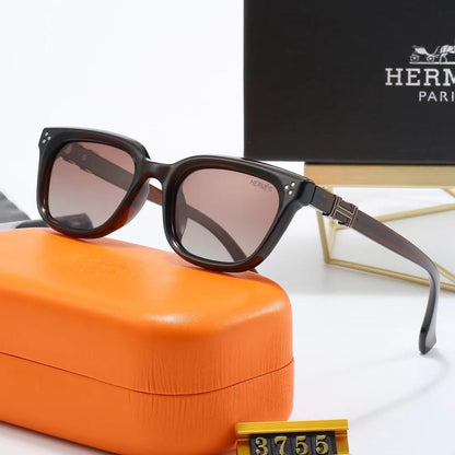 Elegant Wayfarer Sunglasses