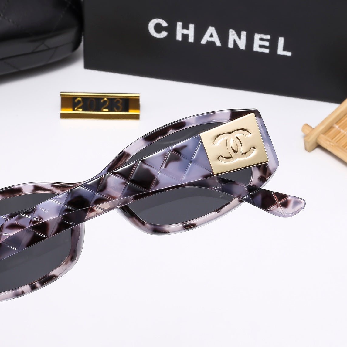 Luxury Eyewear: Elevate Your Style with Exquisite Craftsmanship-37