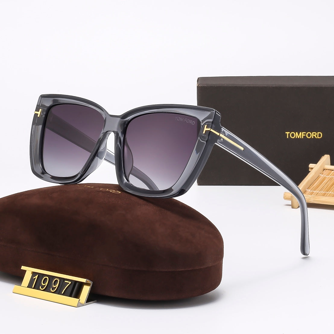 Luxury Eyewear: Elevate Your Style with Exquisite Craftsmanship-138