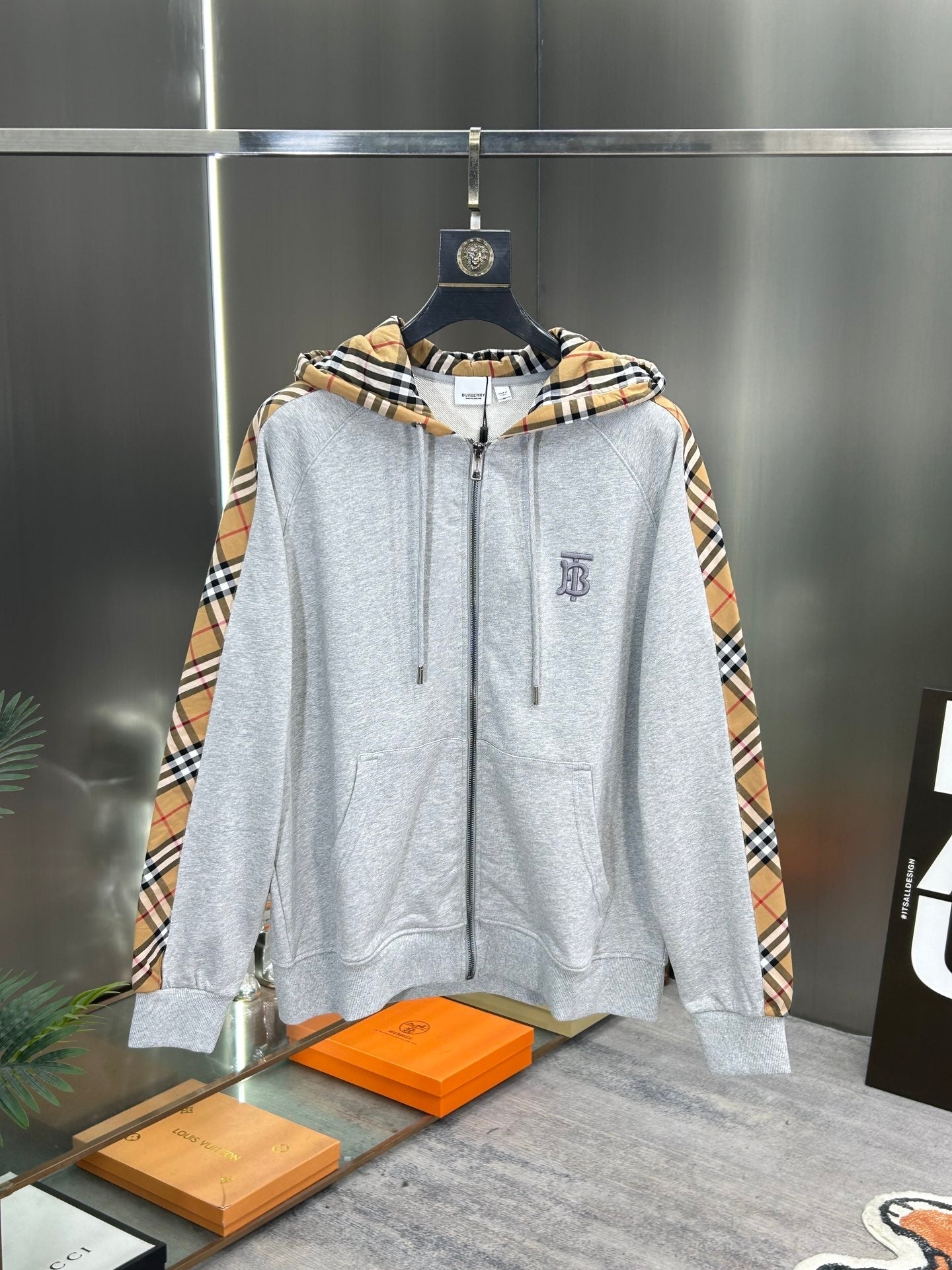 Classic Fit Hoodie-214